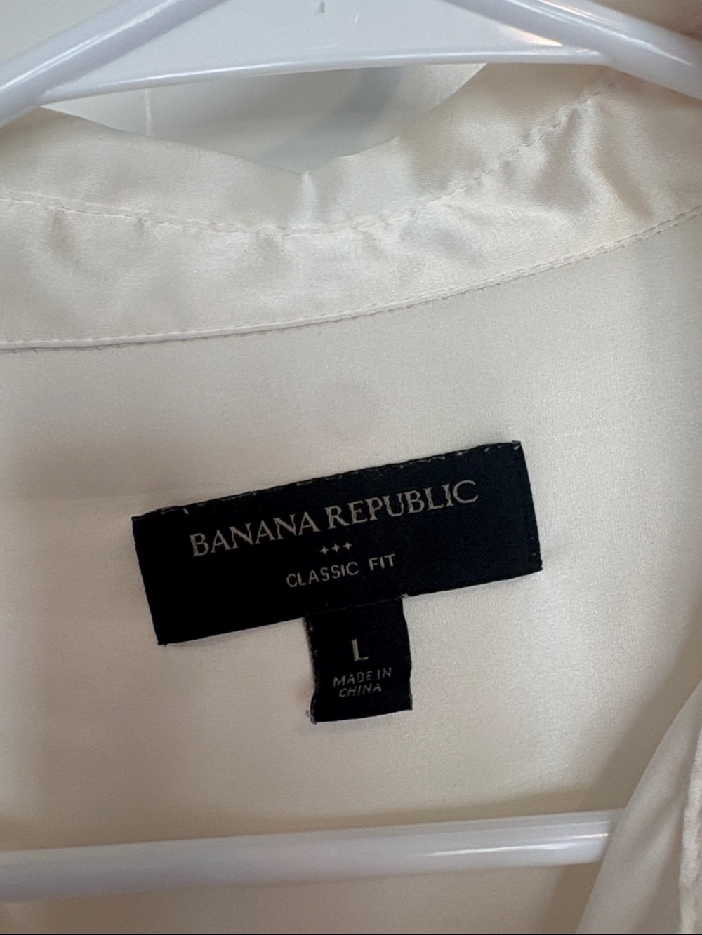 Banana Republic Silk-Look Ivory Button-Up long sleeve Blouse Large - Picture 2 of 5